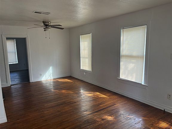 2nd image of 1902 Traffic St