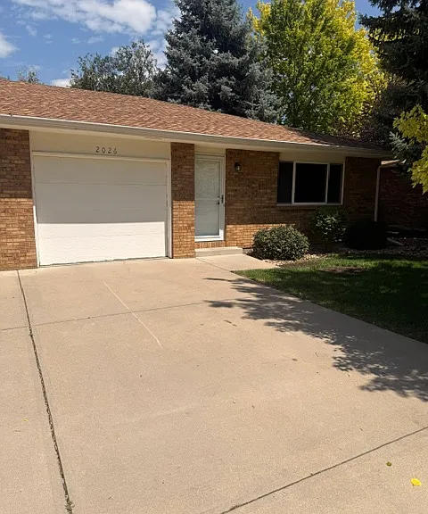 2026 Custer Dr — Photo 1