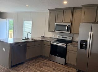 126 W Royal Palm Ave, Defuniak Springs, FL 32433