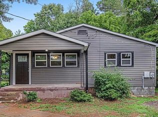 629 2nd St SW, Conover, NC 28613