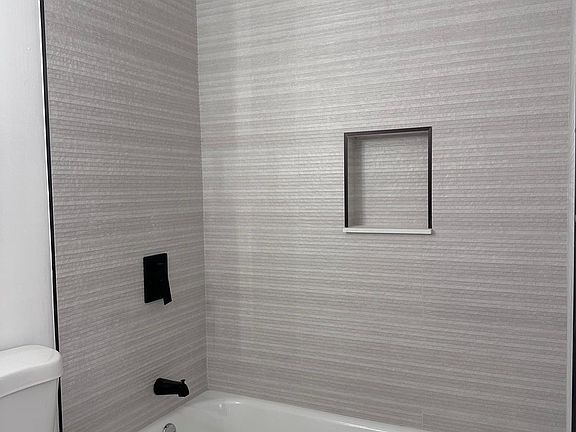 5th image of 544 Shady Pine Way #A