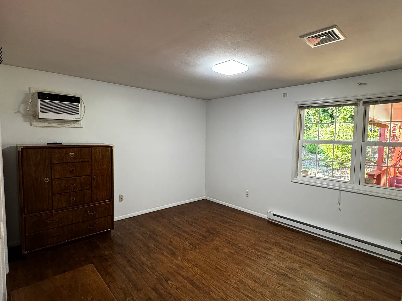 4 bed, 1676 sqft, $3,600 — Photo 2