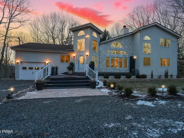 202 Remuda Dr, Lords Valley, PA 18428