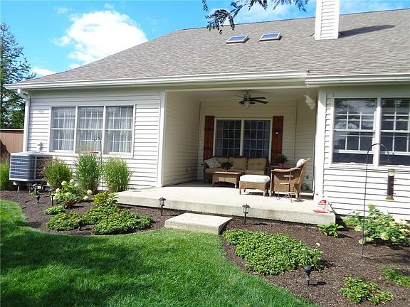 4th image of 683 Piedmont Dr