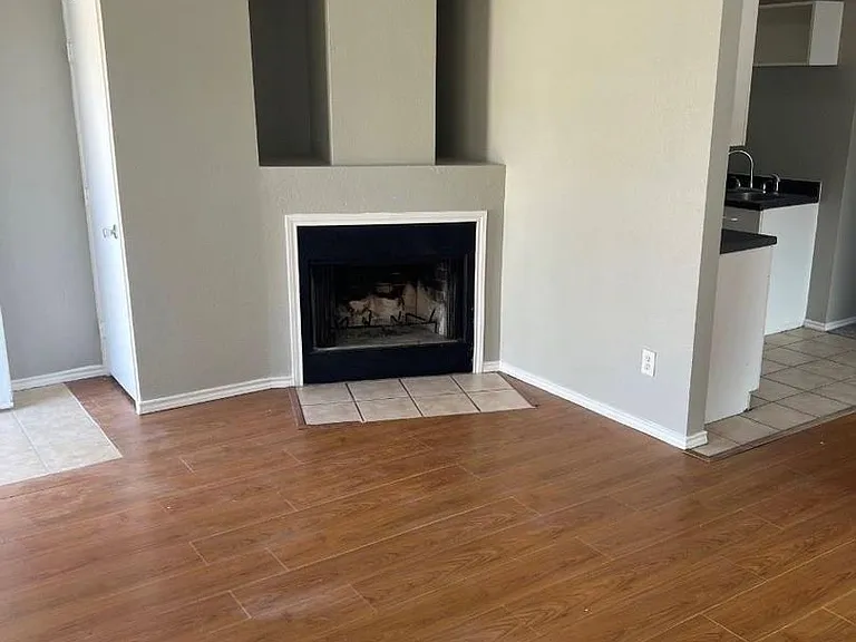 305 Casie Ct — Photo 10