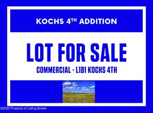 40th St W #L1B1, Dickinson, ND 58601