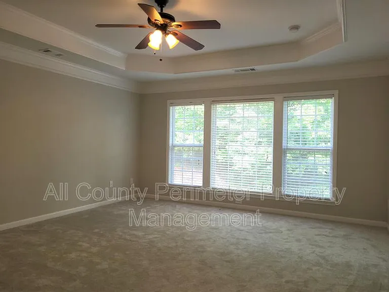 4445 Agard St — Photo 38