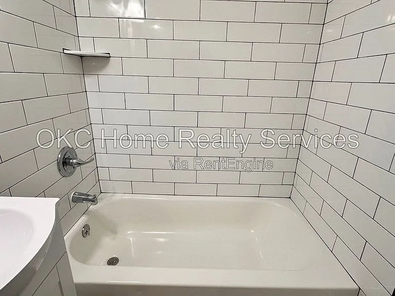 2316 NW 38th St — Photo 10
