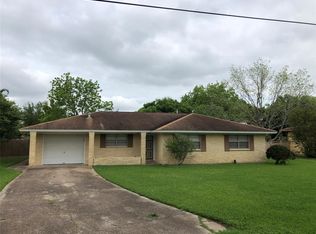 126 Robinson Rd, Oyster Creek, TX 77541