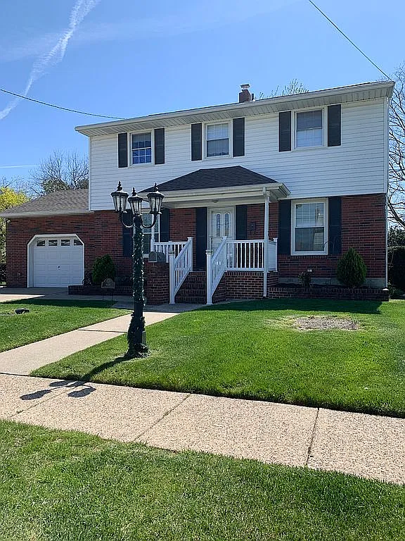 625 Moorland Ave photo 1
