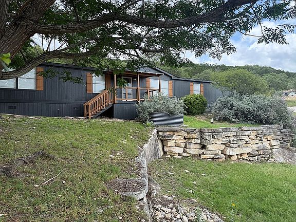 3rd image of 410 Duck Mountain Ln