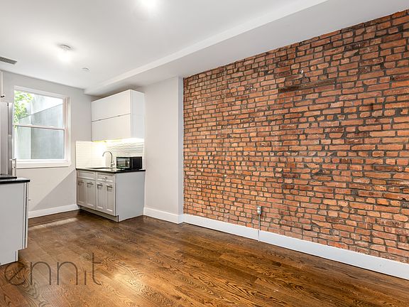 3rd image of 810 Saint Johns Pl APT 3