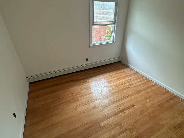 188 Evergreen Ave #2 — Photo 4