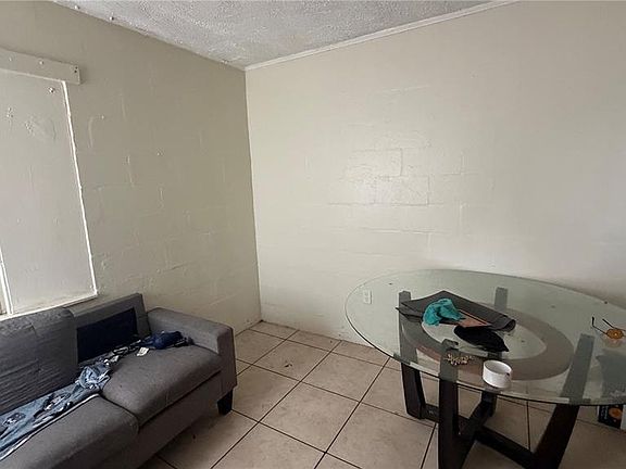 5th image of 1028 W LIVINGSTON STREET