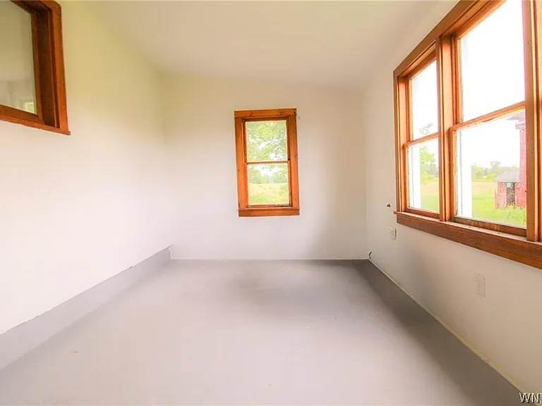 15634 Lakeshore Rd — Photo 16