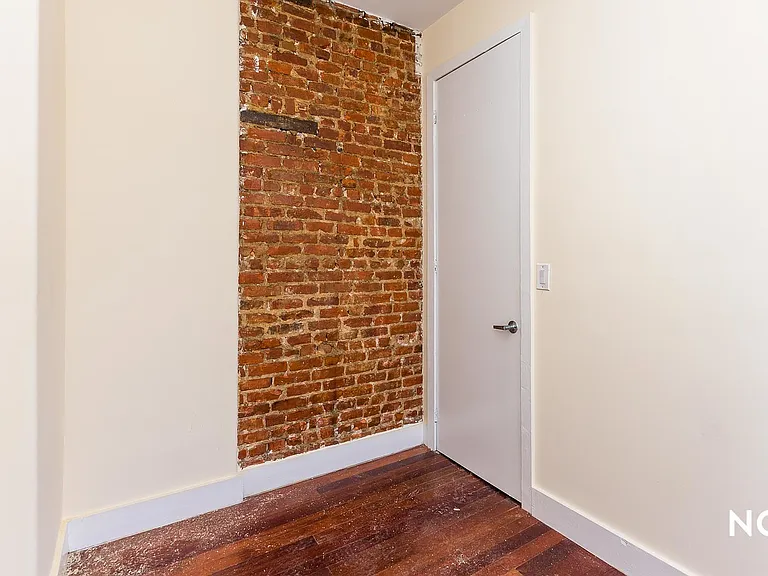 117 S 4th St #21 — Photo 38