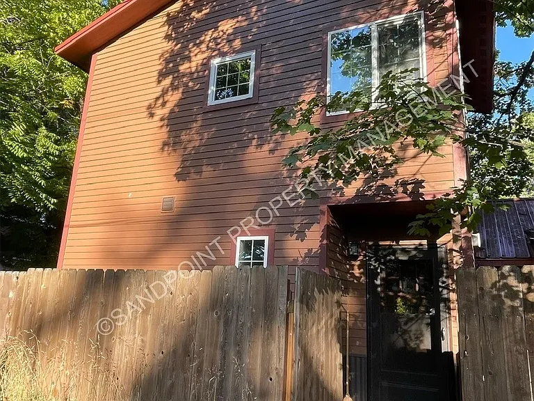 612 Poplar St #1 — Photo 4
