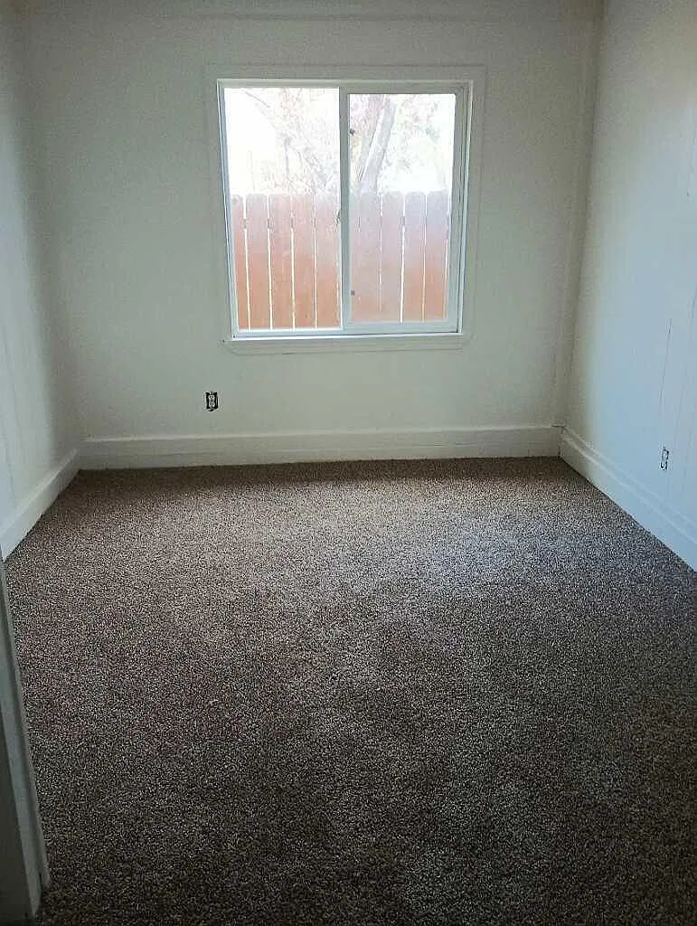 1007 Santiago Ave — Photo 3