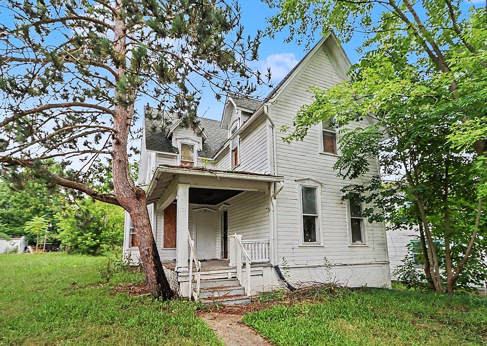 2nd image of 129 Washington Ave