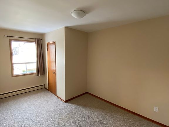 5th image of 10742 106th St NW #0