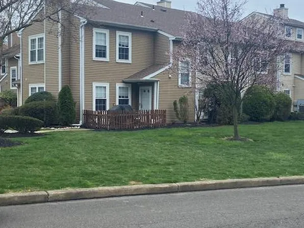 51 Dogwood Ln #D11, Horsham, PA 19044