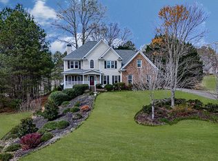 2002 Fairway Crossing Dr, Woodstock, GA 30188