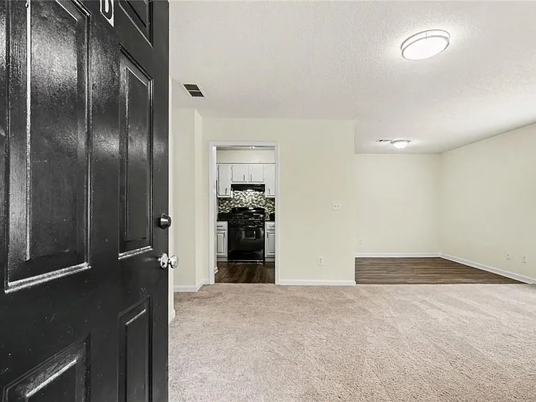 2623 Dorian Dr #D — Photo 3