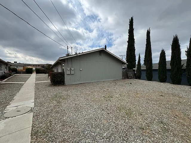 21130 Santa Barbara Dr #4 — Photo 4