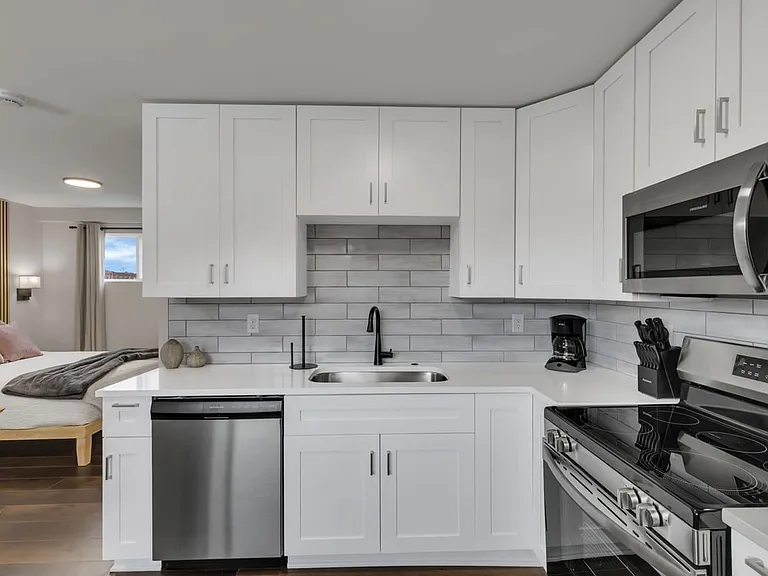 35 Parsons Ave #F — Photo 22