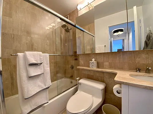 Rented by R New York | media 32