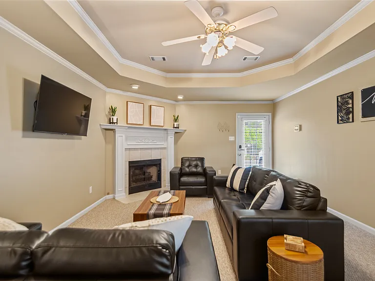 135 Willow Grove Rd — Photo 1