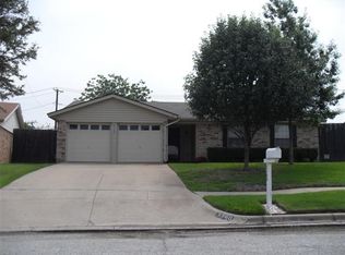 6560 Old Mill Cir, Watauga, TX 76148