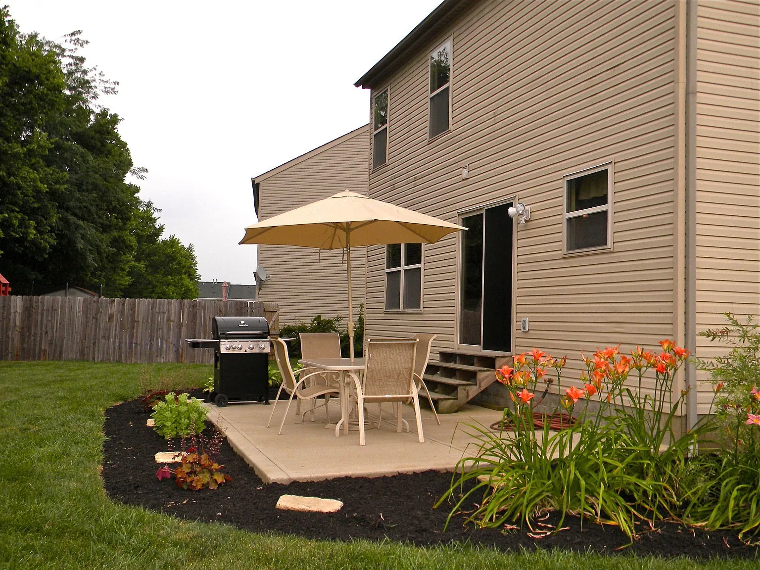 6381 Ewen Cir photo 1
