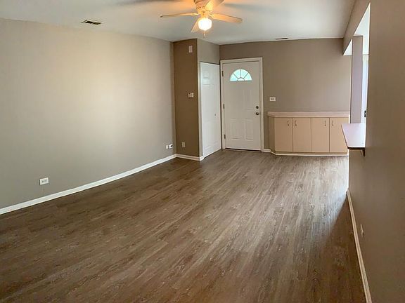3rd image of 142 Ann Ct Unit B