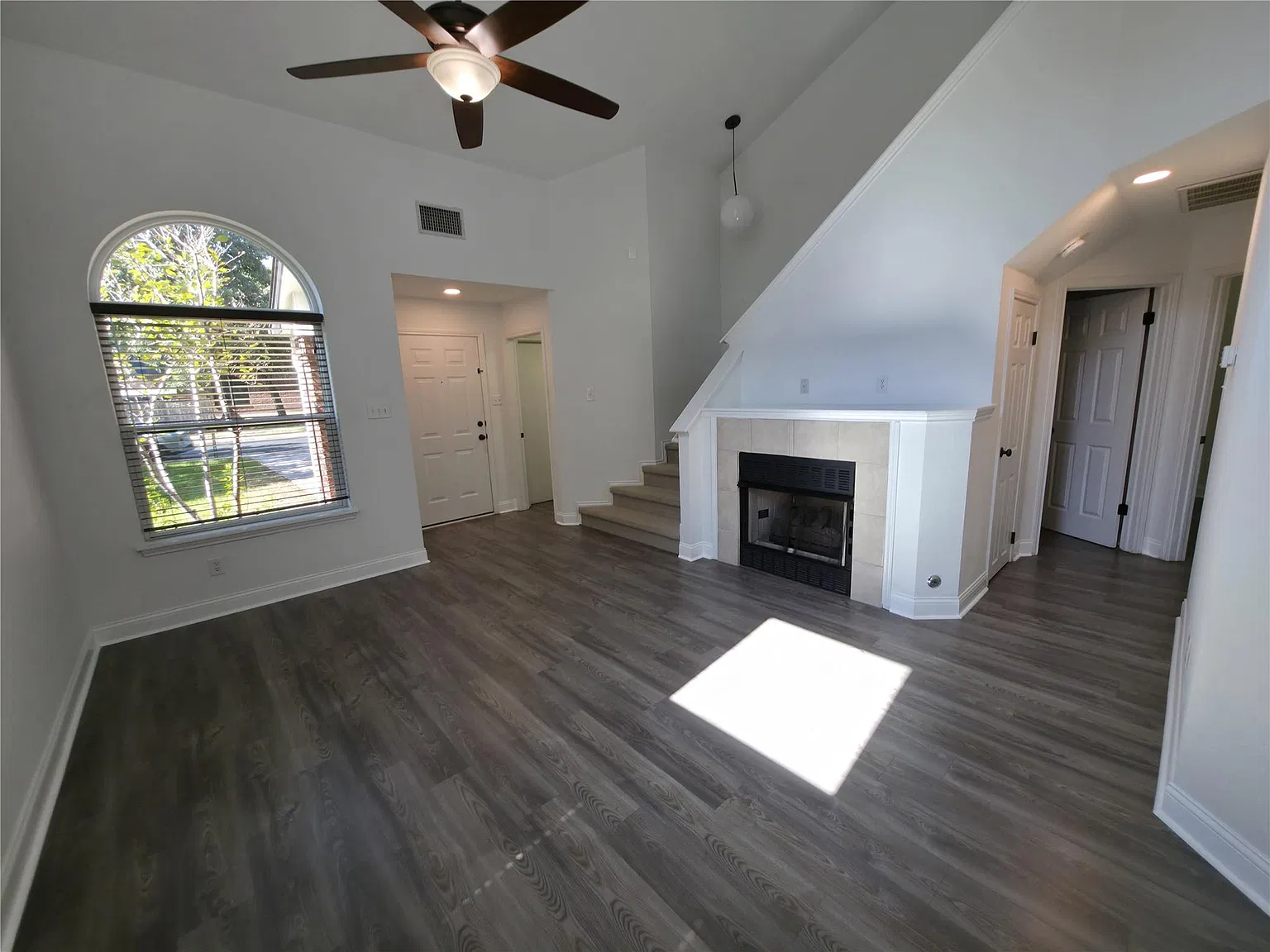 4 bed, 2.5 bath, 1466 sqft, $2,150 — Photo 4