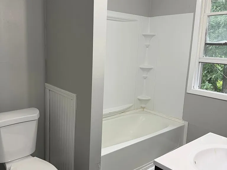 1615 Rowland Ave NE — Photo 10