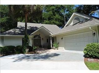 1 Half Moon Ct, Savannah, GA 31411