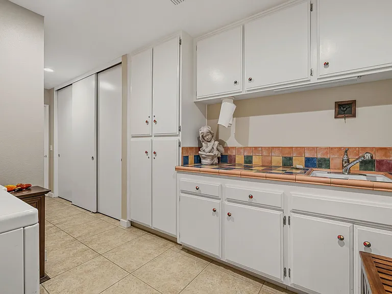 10 Whittier Ct — Photo 46