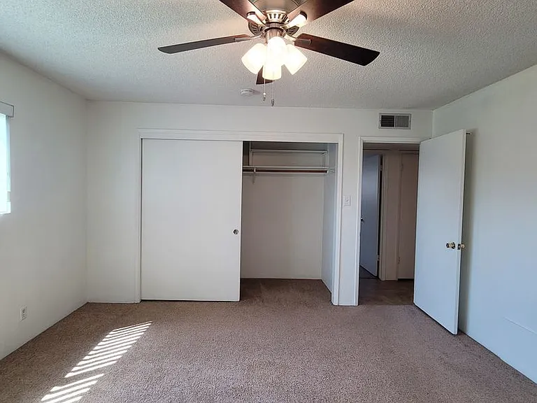 4213 Charter Oaks Ave — Photo 3