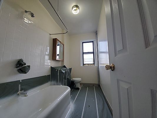 5th image of 3820 Waldo Ave #D5
