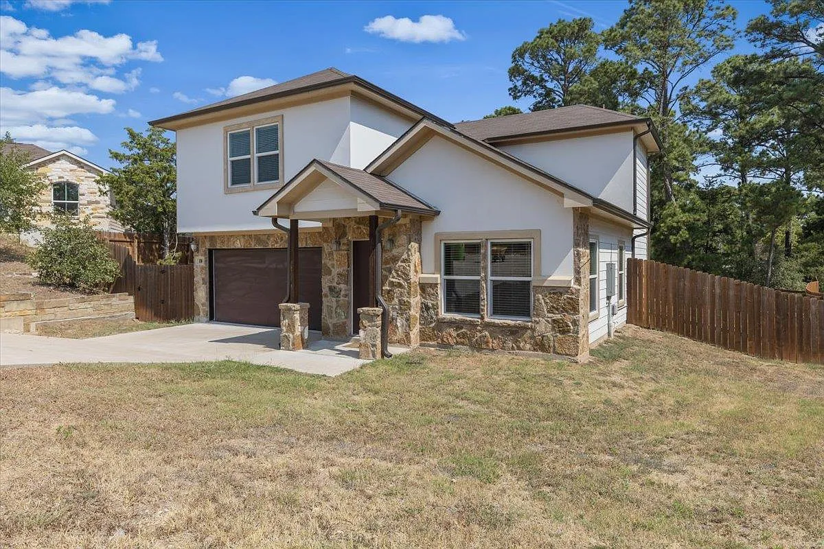 3 bed, 2.5 bath, 1814 sqft, $2,200 — Photo 2
