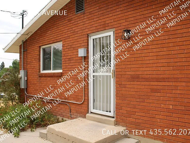 4042 S Porter Ave — Photo 4