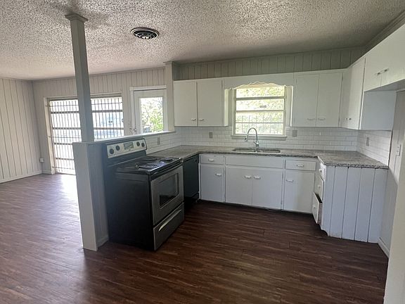 2nd image of 5632 Mac Arthur Dr
