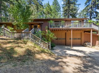 3300 Amber Ln, Grants Pass, OR 97527