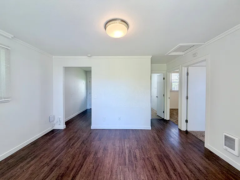 5821 SE Knapp St #4 — Photo 2