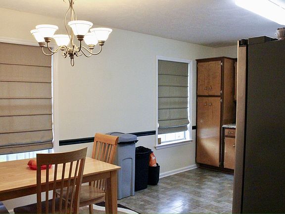 2nd image of 4816 Peppertree Dr