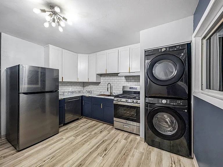 1803 Putnam St — Photo 10