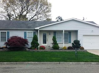 704 Meadow Ln, Forked River, NJ 08731