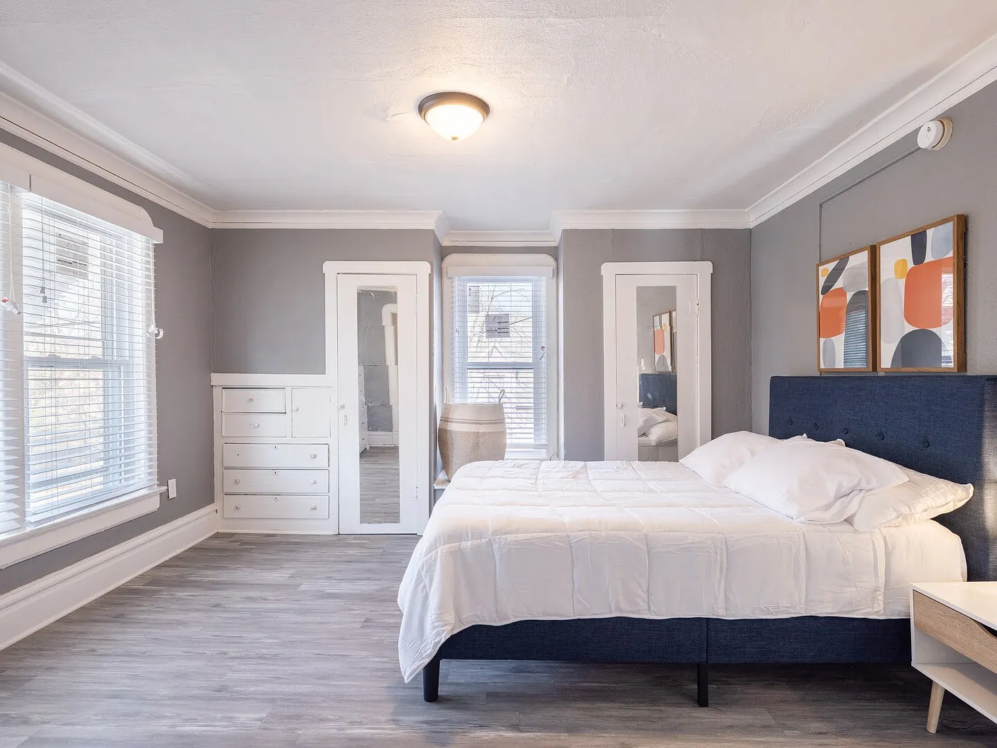Newly Renovated 2BR/ 2BA Home Near Bradley University — Photo 1