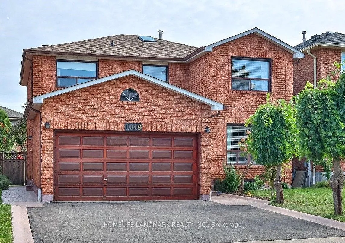 6 bed, $4,300 — Photo 1